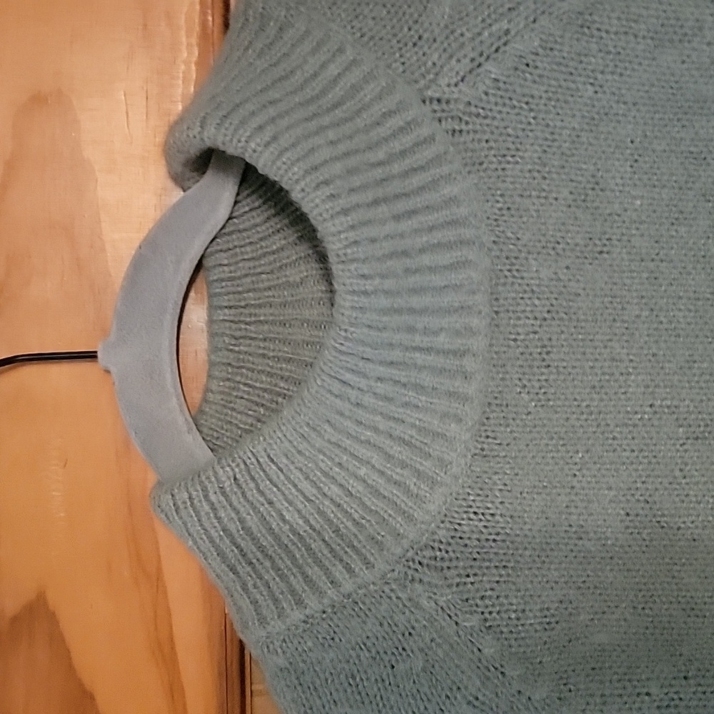 Sweater - Picture 4 of 7